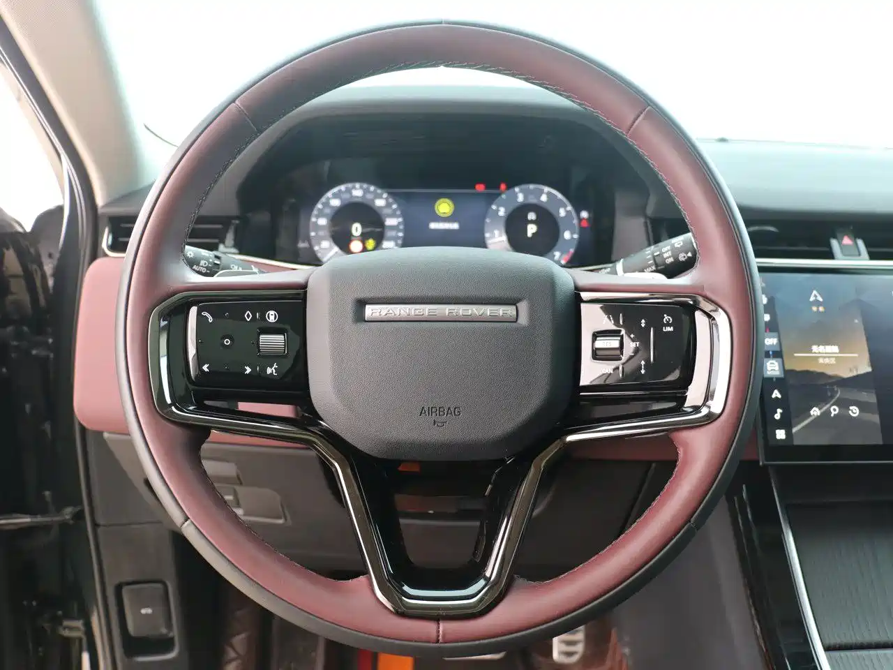 Land Rover Range Rover Evoque 2024 Range Rover Evoque L 249PS Light Master Edition фото 11