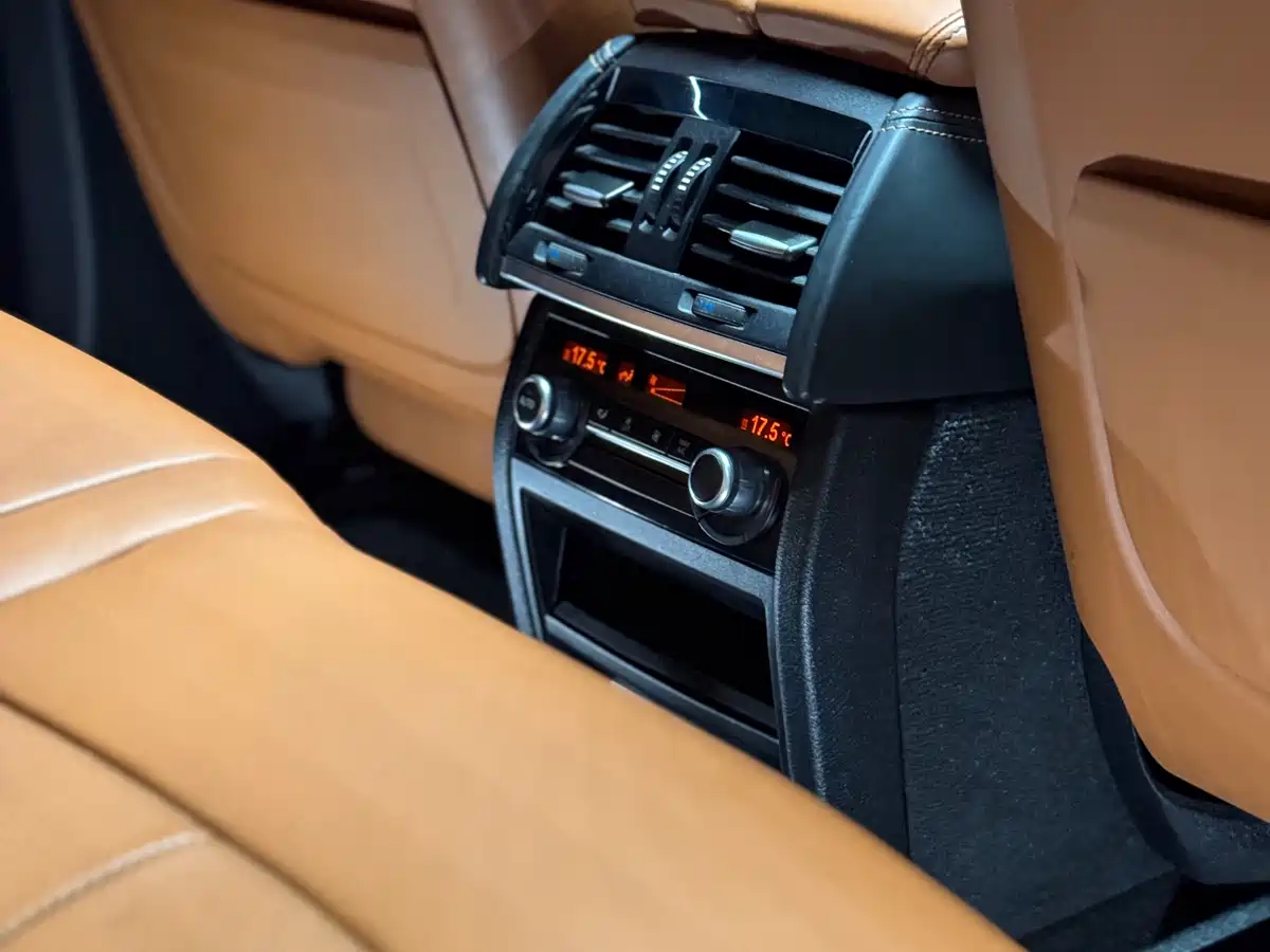 BMW X5 M 2015 X5 M фото 24