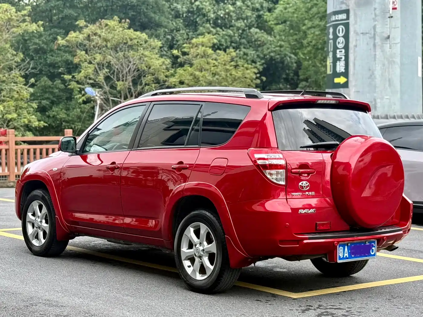 Toyota RAV4 Rongfang 2009 2.4L Automatic Luxury Navigation Edition фото 8