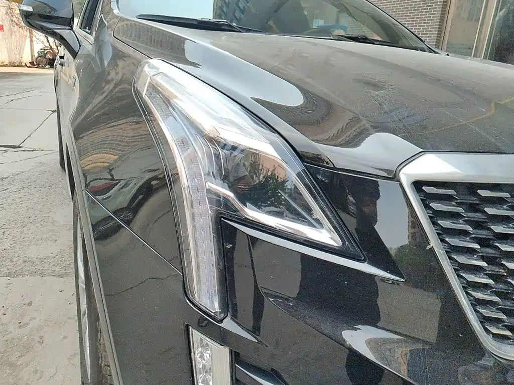 Фото 7 - Cadillac XT5