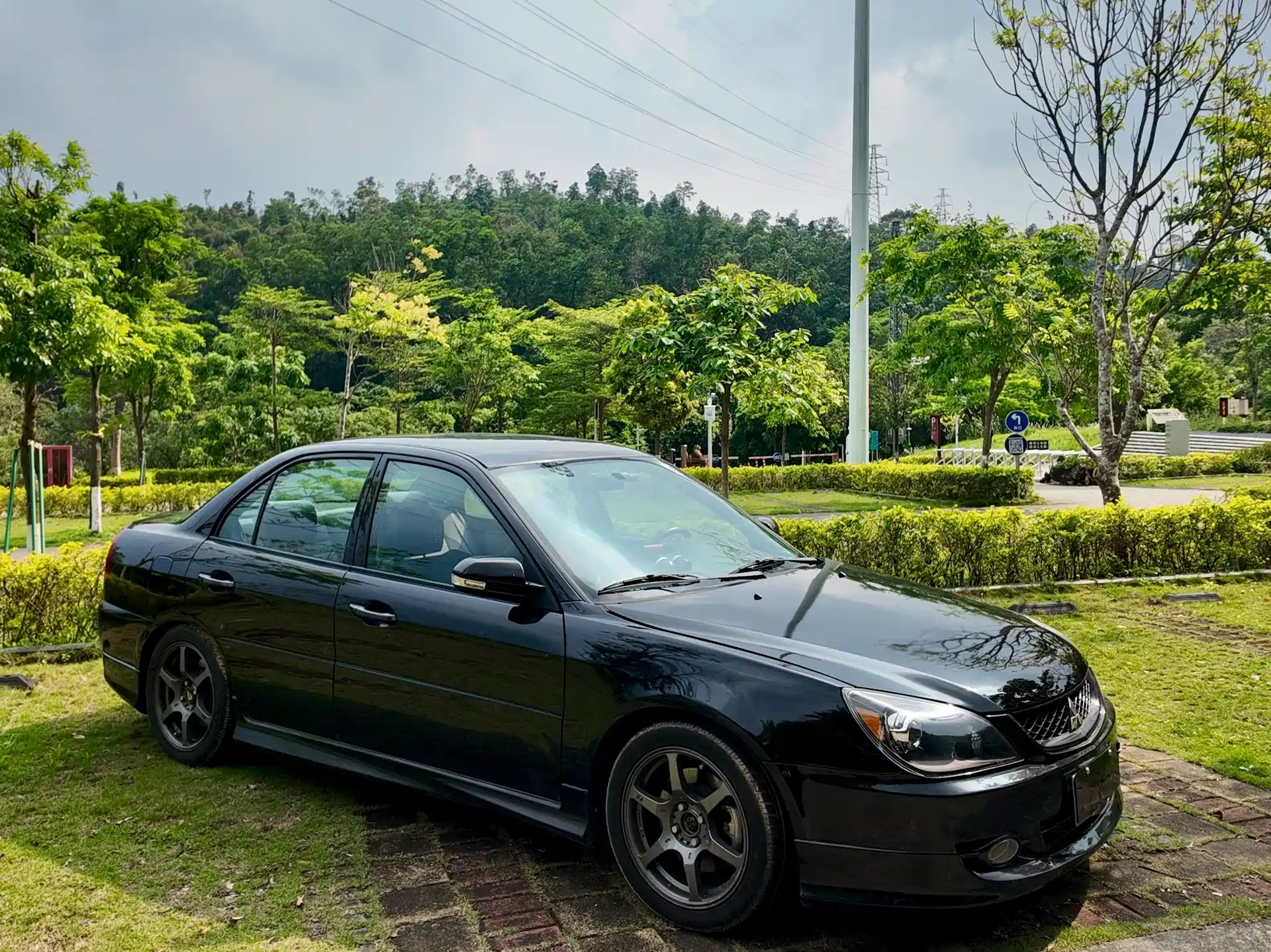 Фото 40 - Mitsubishi Lancer