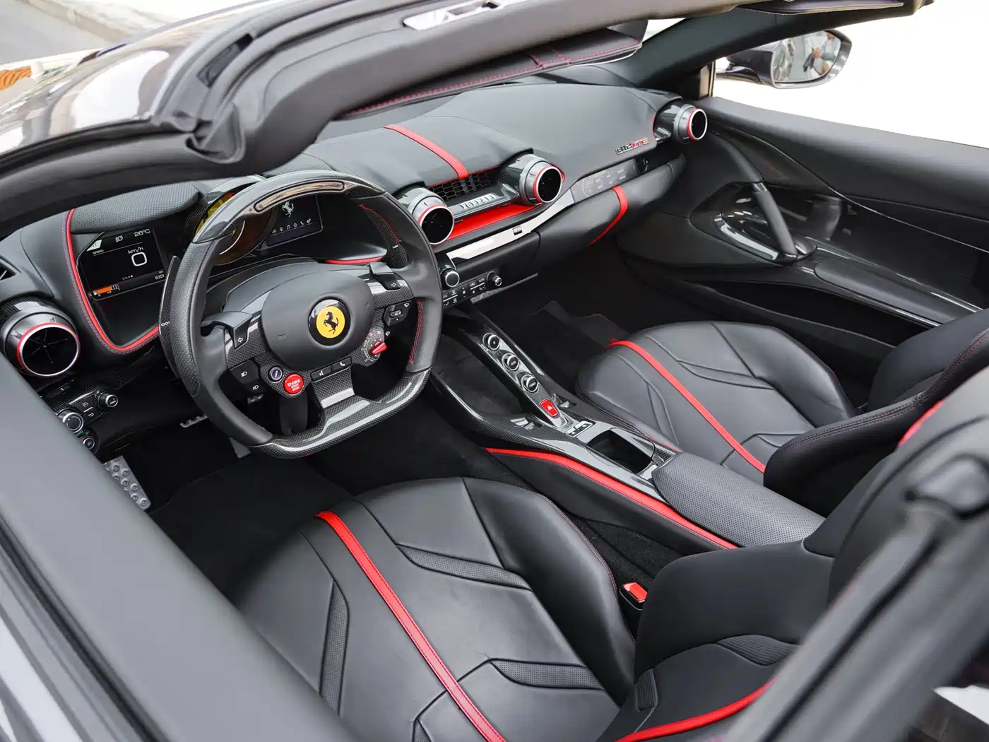 Photo 6 - Ferrari 812