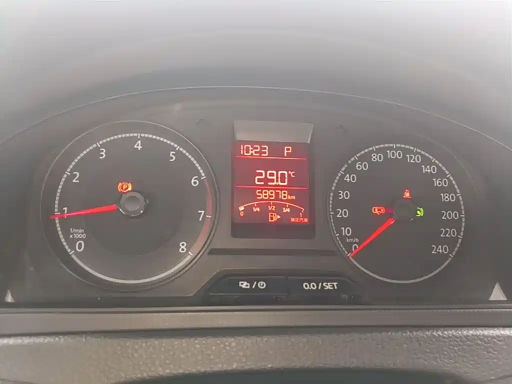 Volkswagen Santana 2016 1.6L Automatic Trend Edition фото 12
