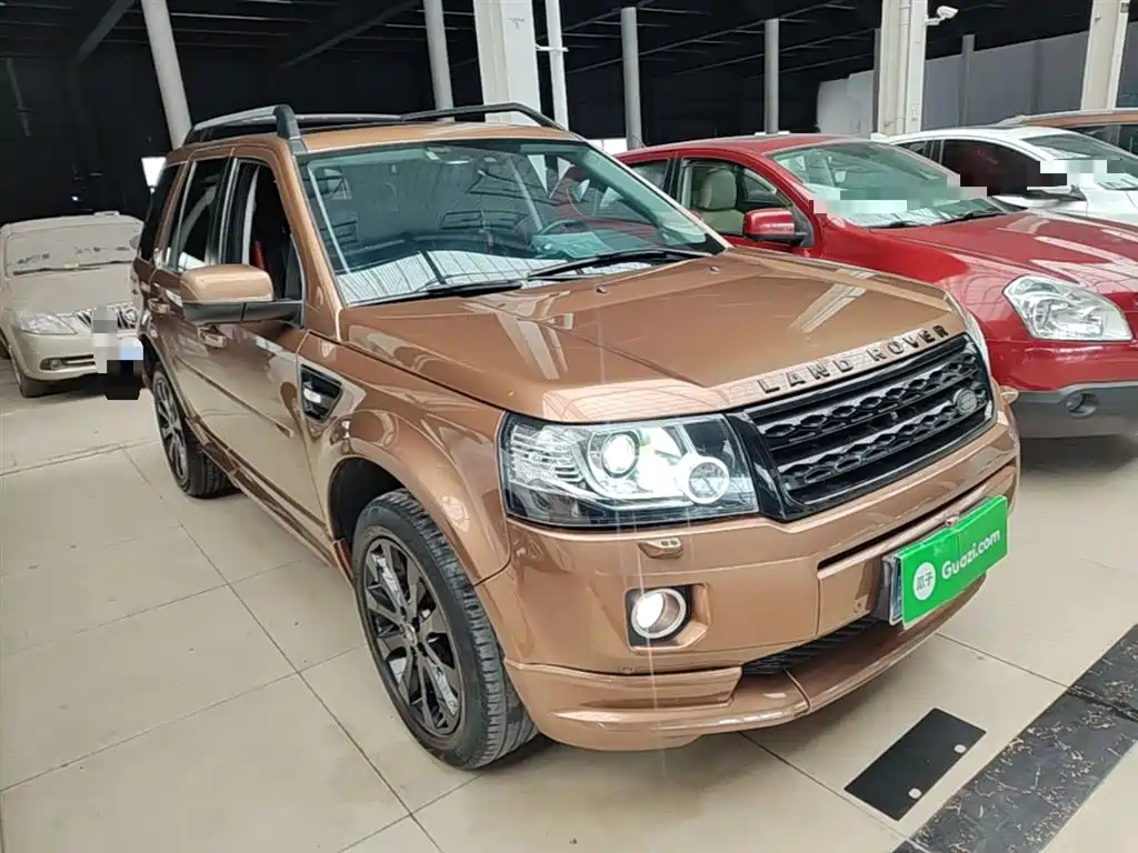 Land Rover Freelander 2 2015 2.0T Si4 HSE Luxury Collector's Edition фото 4