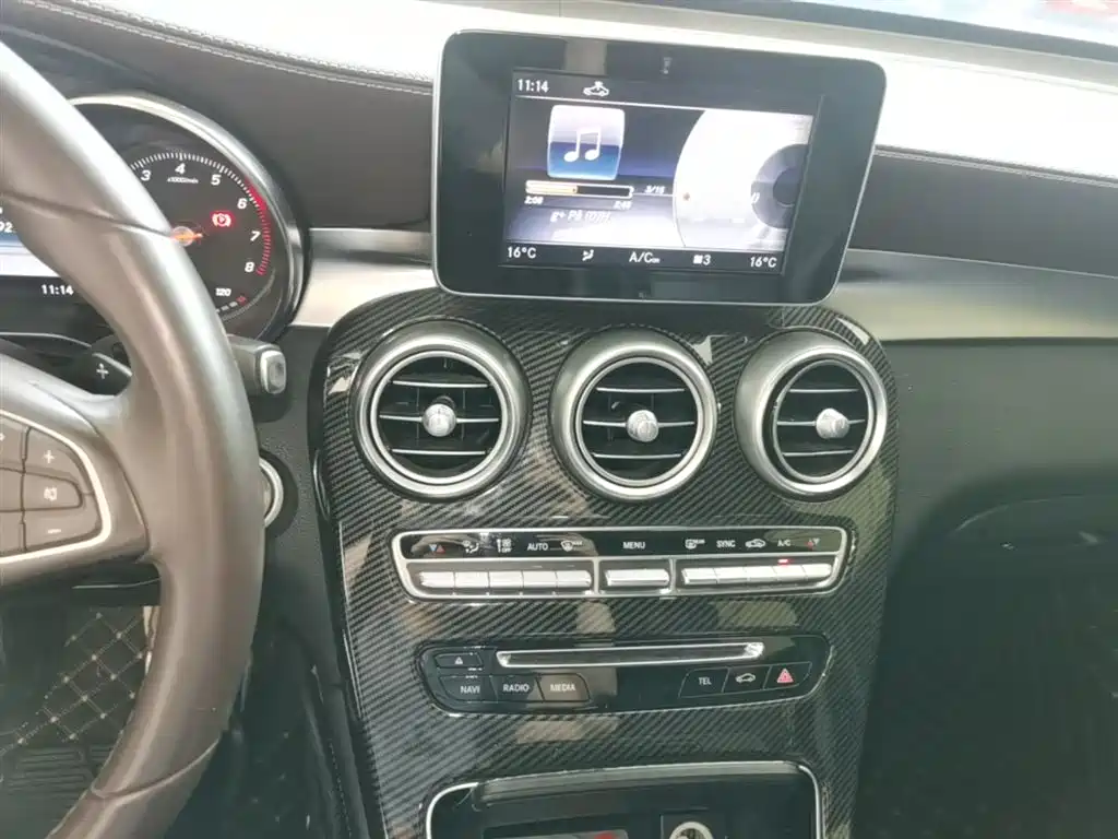 Mercedes-Benz GLC 2018 Facelift GLC 260 4MATIC Luxury фото 13