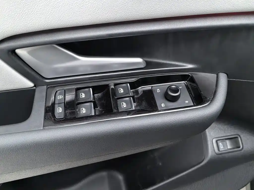 Jetta VS8 2026 2025 Base