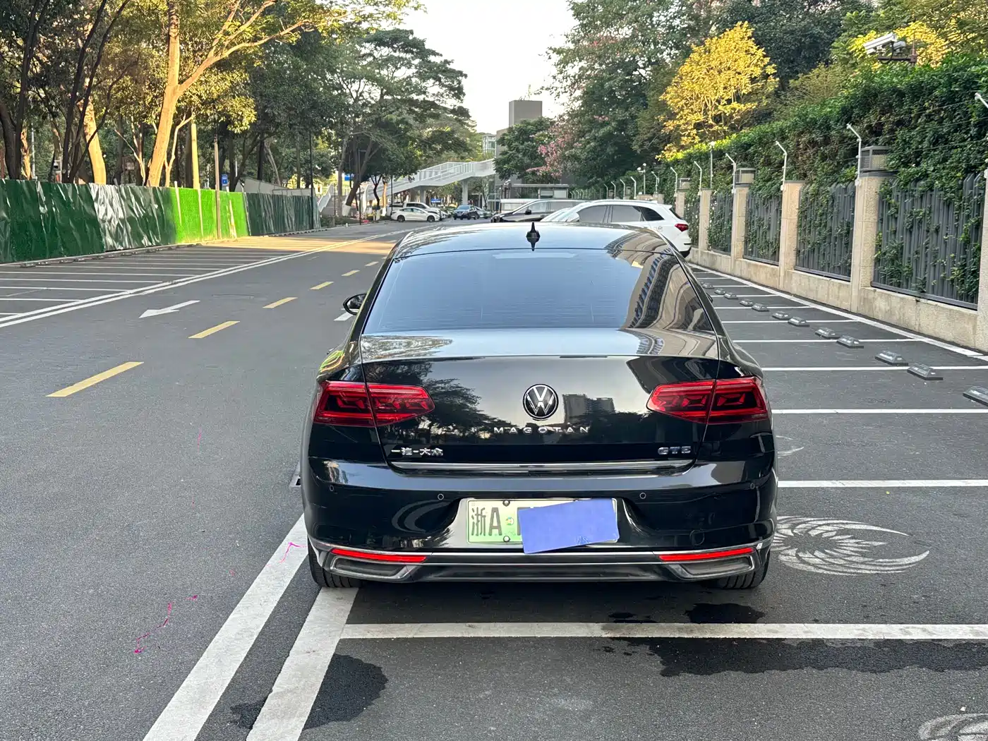 VOLKSWAGEN MAGOTAN GTE PLUG IN HYBRID