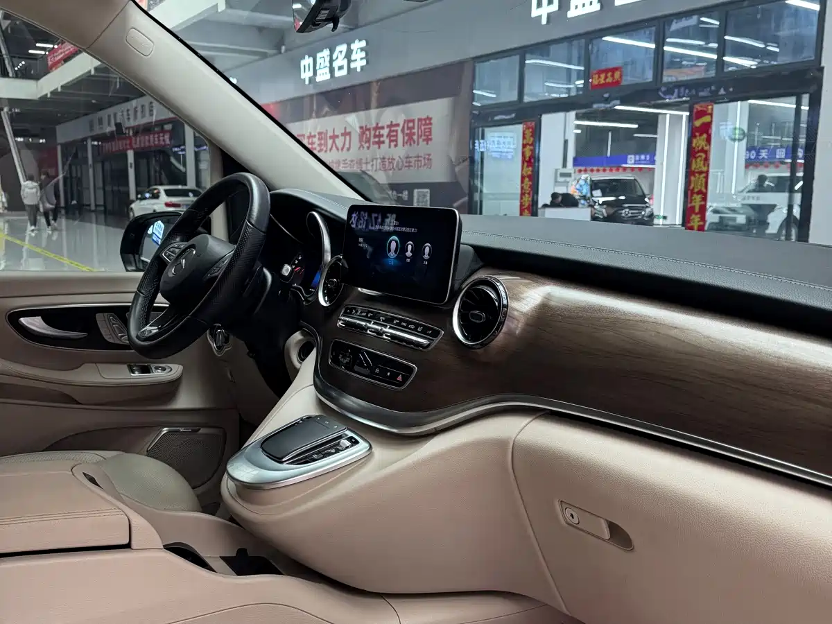 MERCEDES-BENZ V CLASS