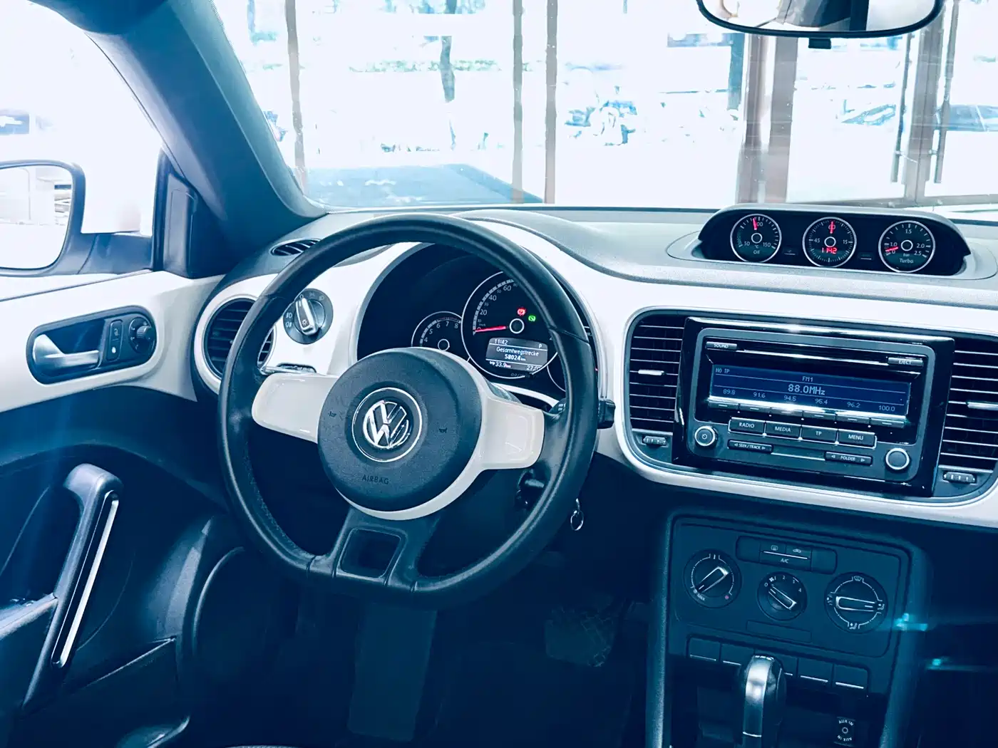 Volkswagen Beetle 2014 1.4TSI Fashion Edition фото 33