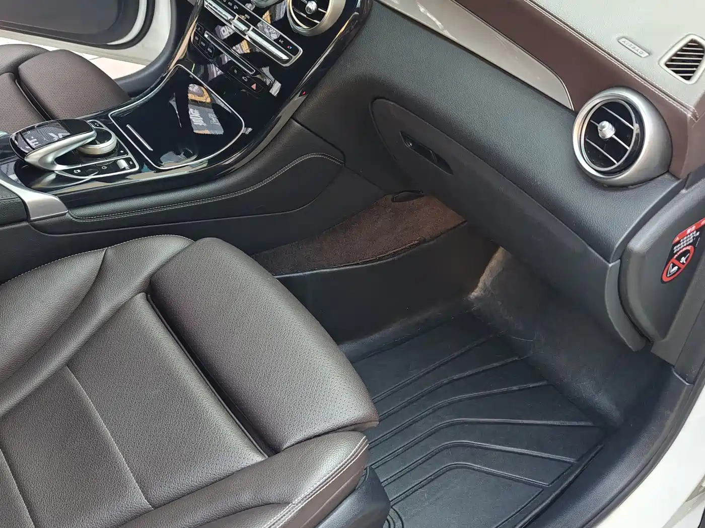 Mercedes-Benz GLC 2018 Facelift GLC 200 4MATIC фото 12
