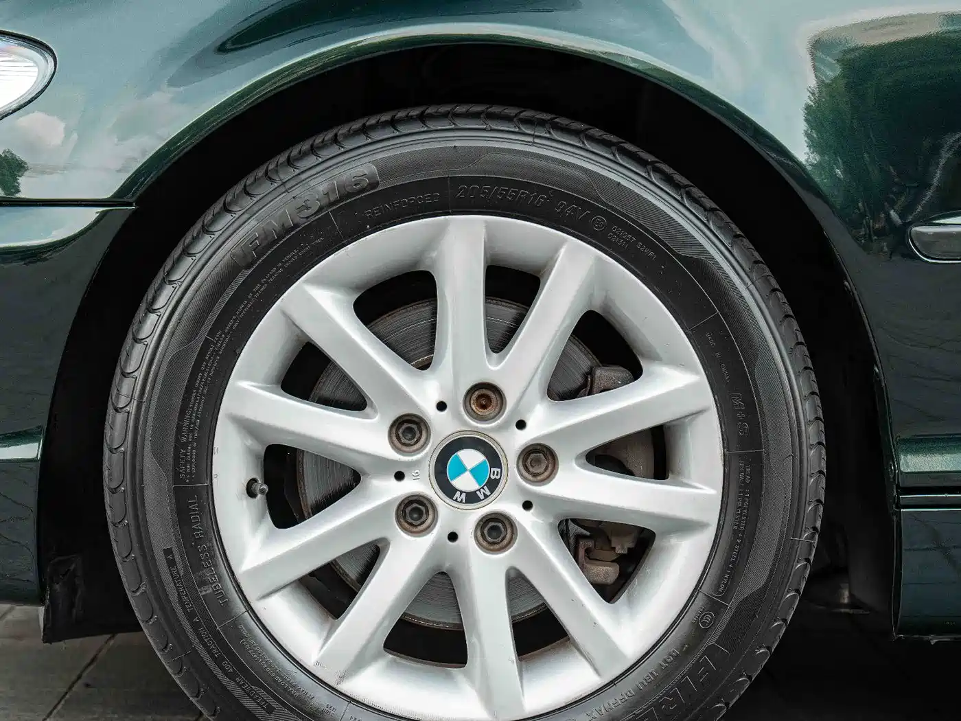 BMW 3 Series 2004 325i фото 4