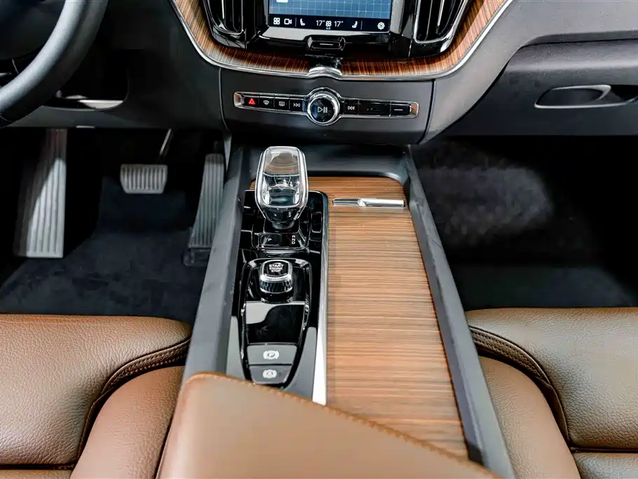Photo 12 - Volvo XC60
