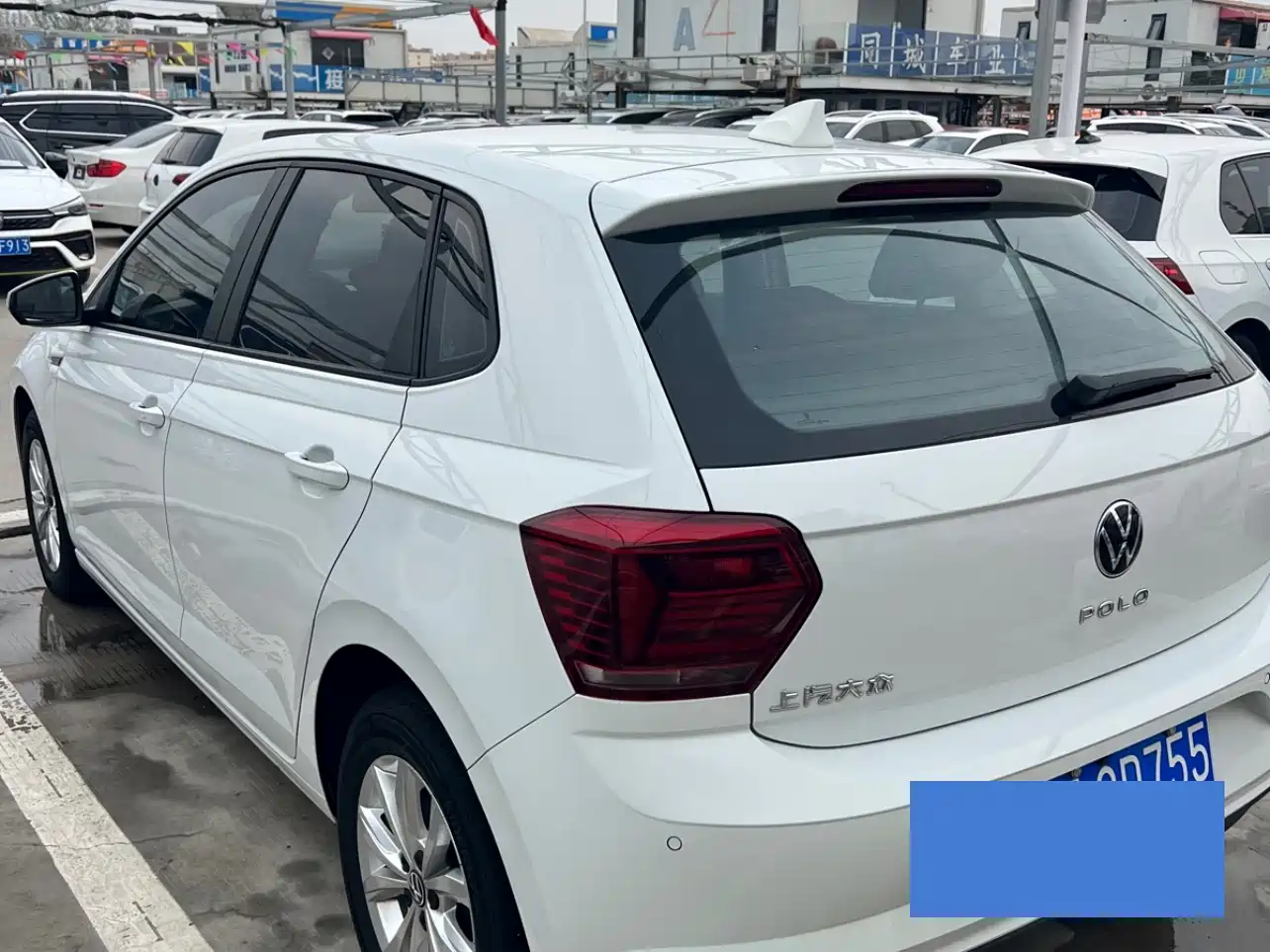 VOLKSWAGEN POLO