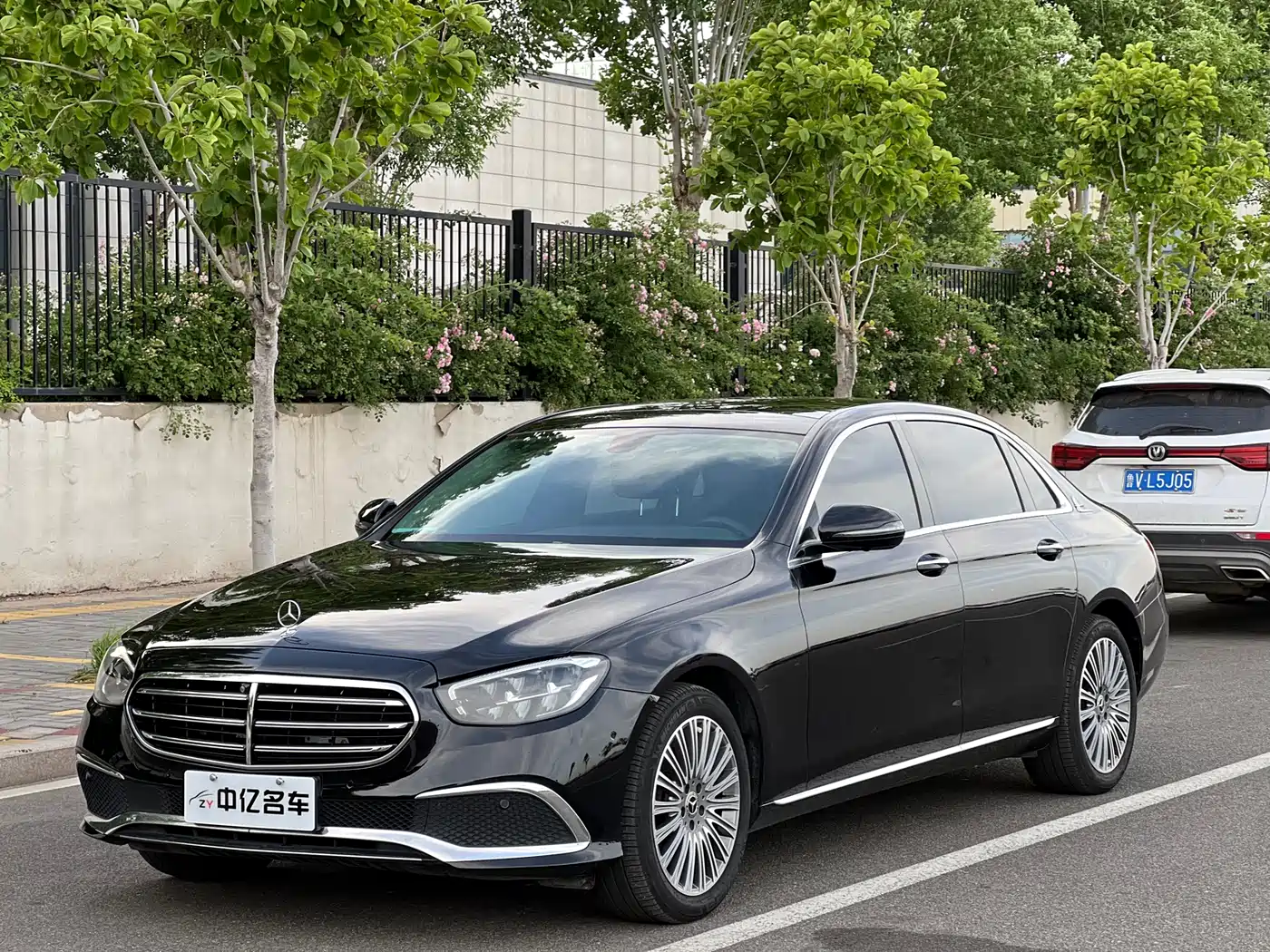 Mercedes-Benz E-Class 2021 E 300 L Fashion