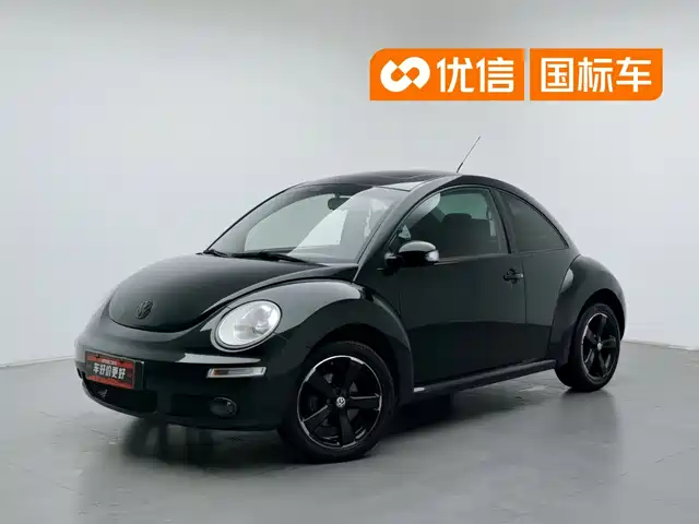 Volkswagen Beetle 2010 Model 2.0 BlackOrange Comfort Edition — фото 1