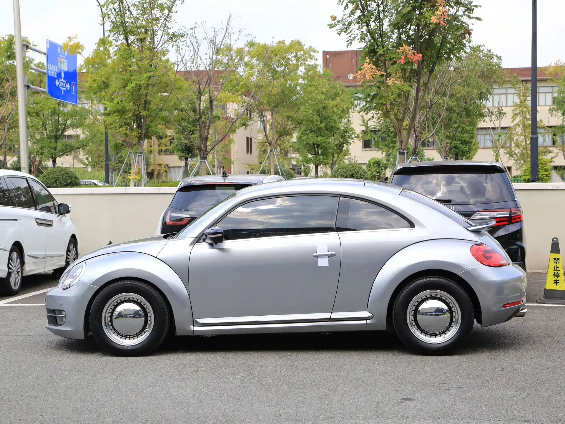 صورة 20 - Volkswagen Beetle