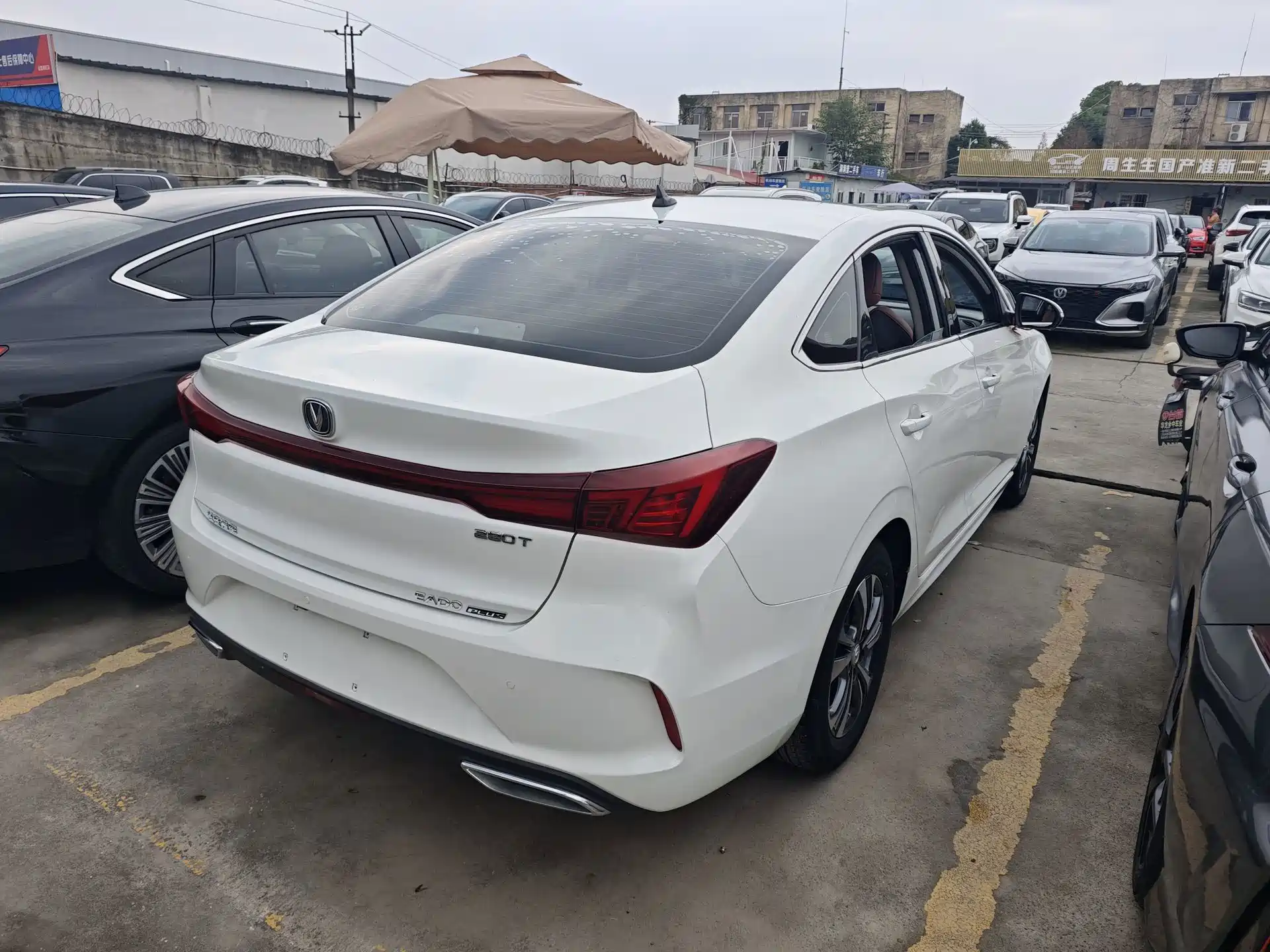 Фото 16 - Changan Eado