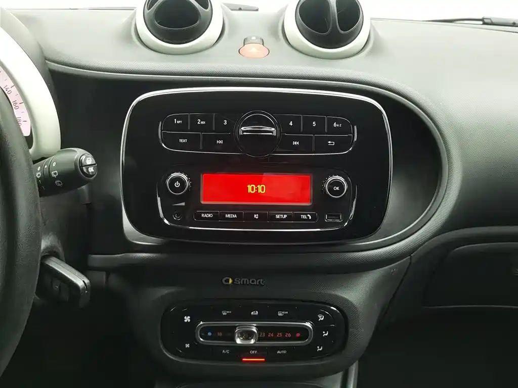 smart fortwo 2018 1.0L 52kW Hardtop Agile Edition China V фото 12