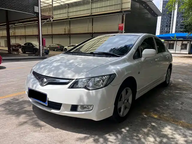  CIIMO CIIMO 2012 1.8L Manual