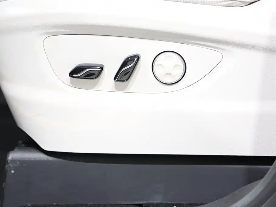 Voyah Auto Voyah Dreamer 2025 PHEV AWD Flagship Kunpeng Edition фото 11
