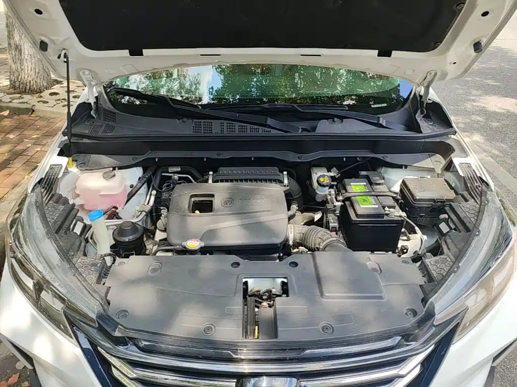 Фото 20 - Changan CS15