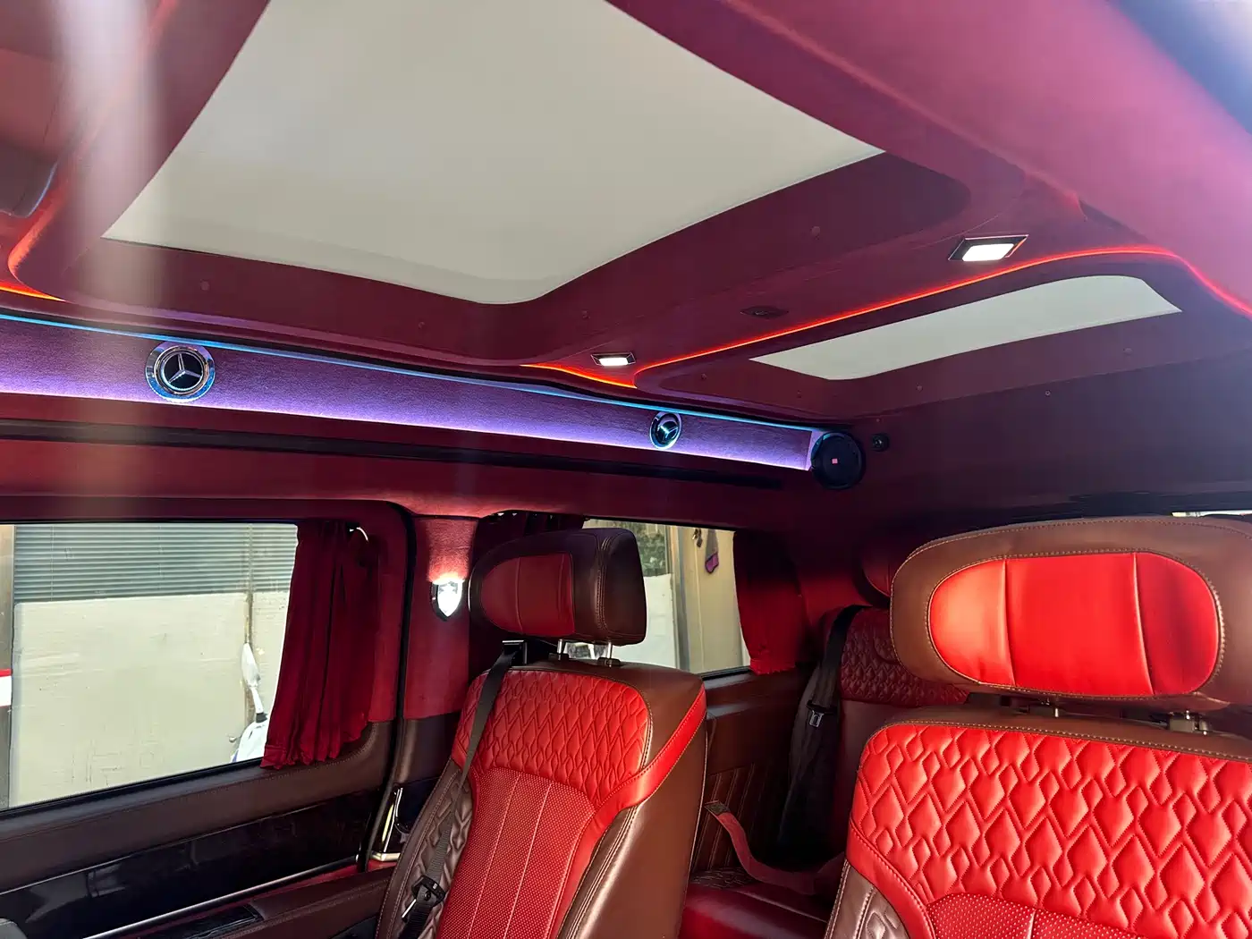 Mercedes-Benz V-Class 2018 V 260 L Premium Long Wheelbase Edition China VI фото 7