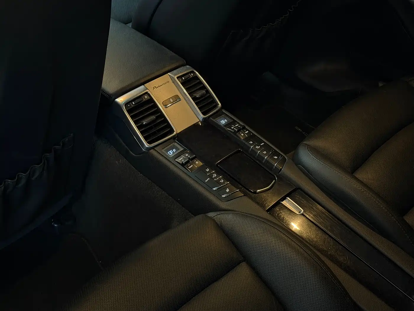 Porsche Panamera 2014 Panamera 3.0T фото 16