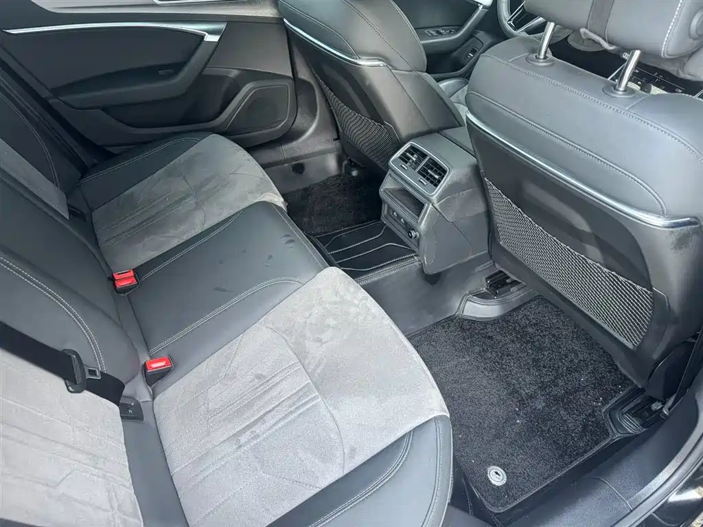Audi A6L 2023 40 TFSI Luxury Dynamic фото 11