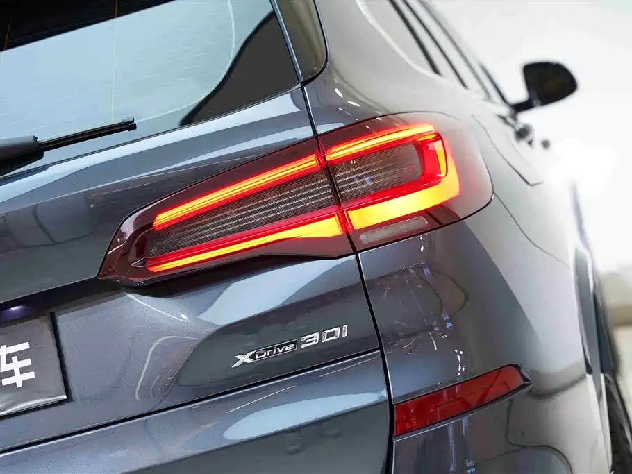 BMW X5 (Import) 2021 xDrive30i M Sport Package фото 8