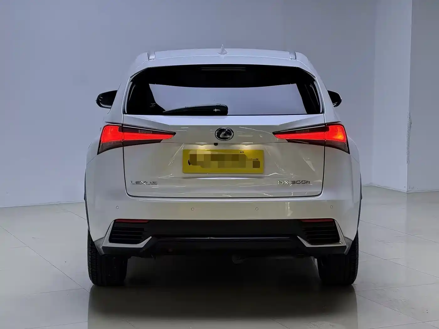 Фото 8 - Lexus NX
