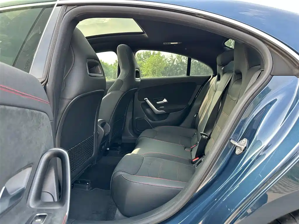 Mercedes-Benz CLA (Import) 2021 CLA 200 фото 9