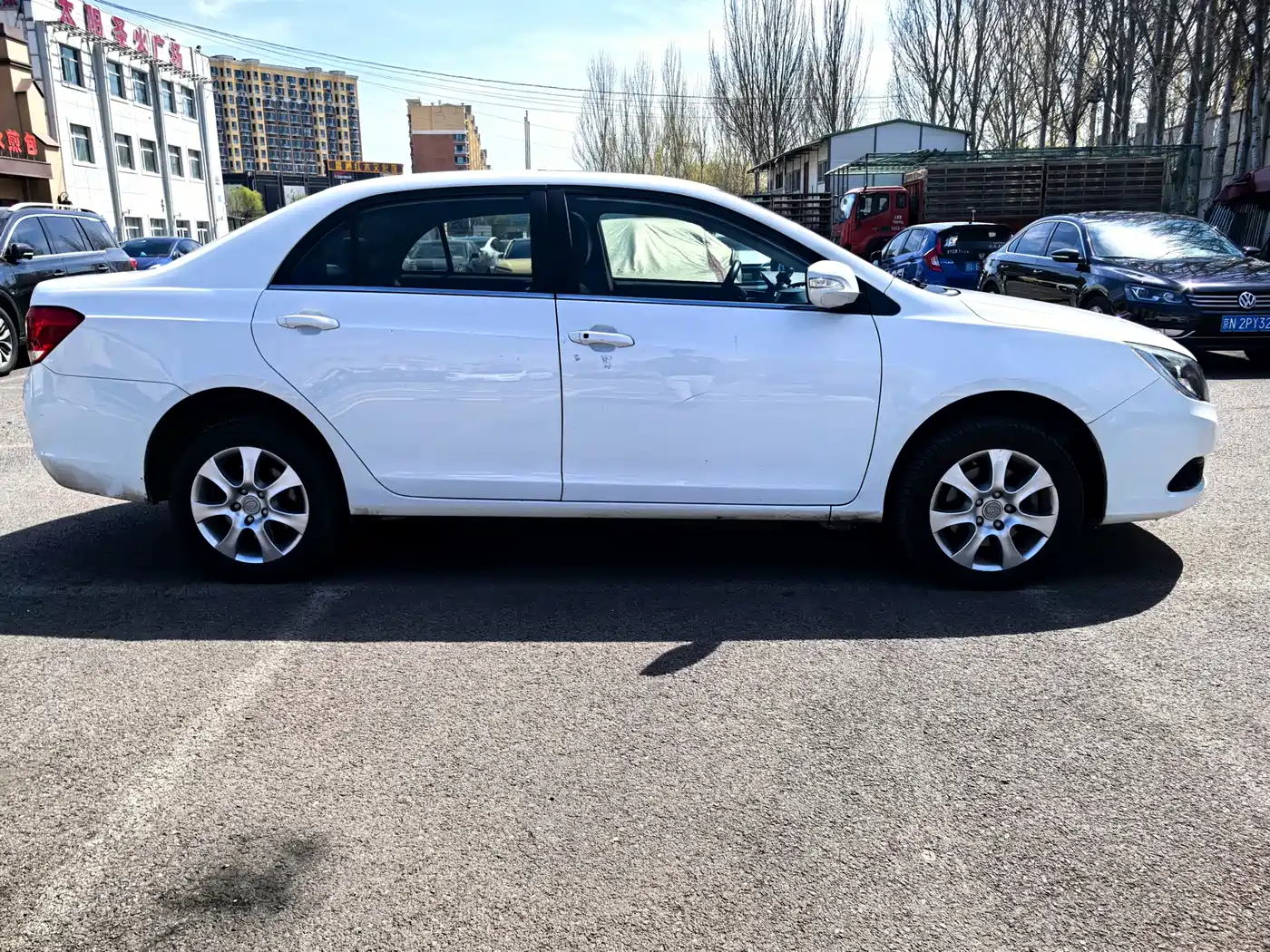 BYD E5