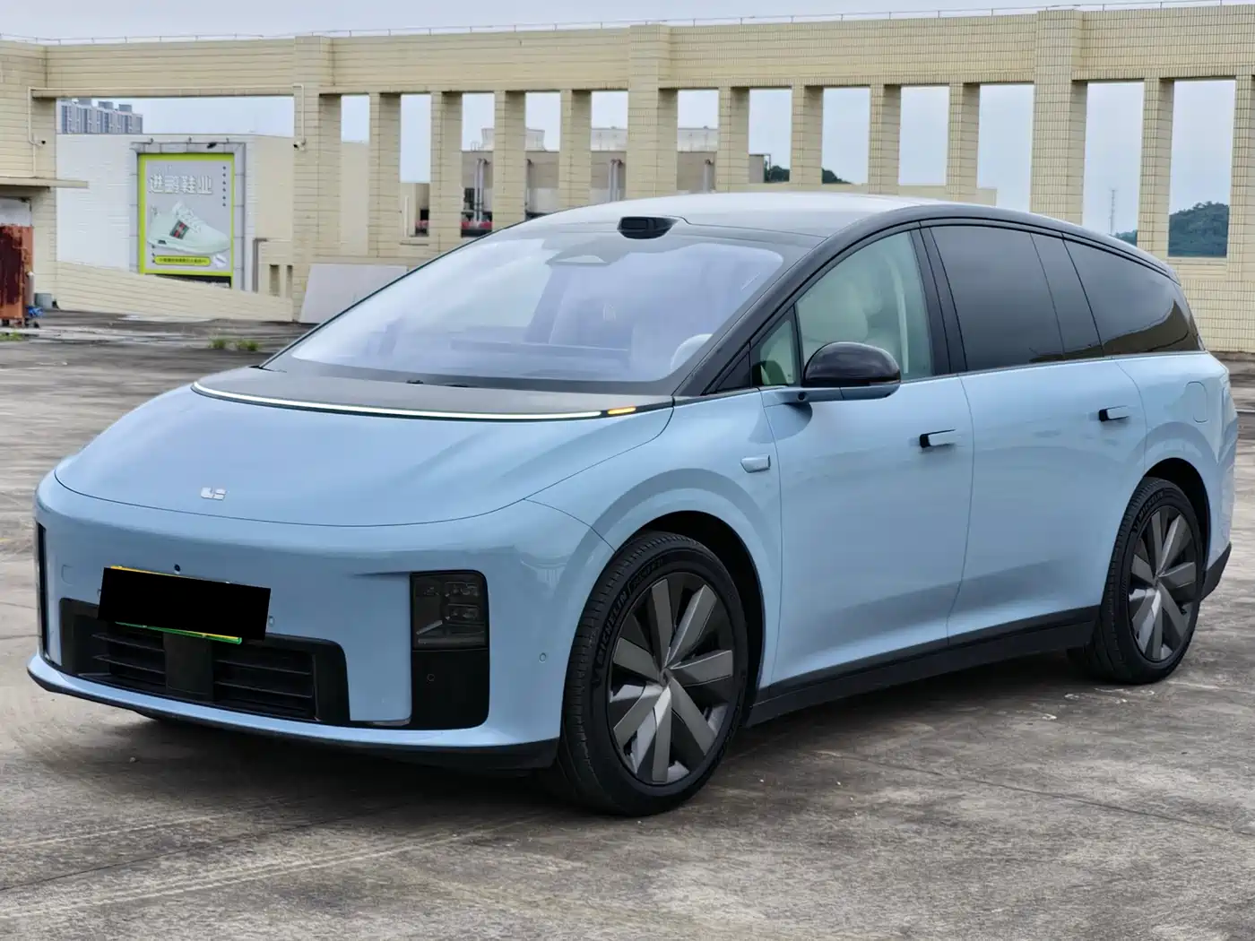 Li Auto Li i8 2025 Standard Edition