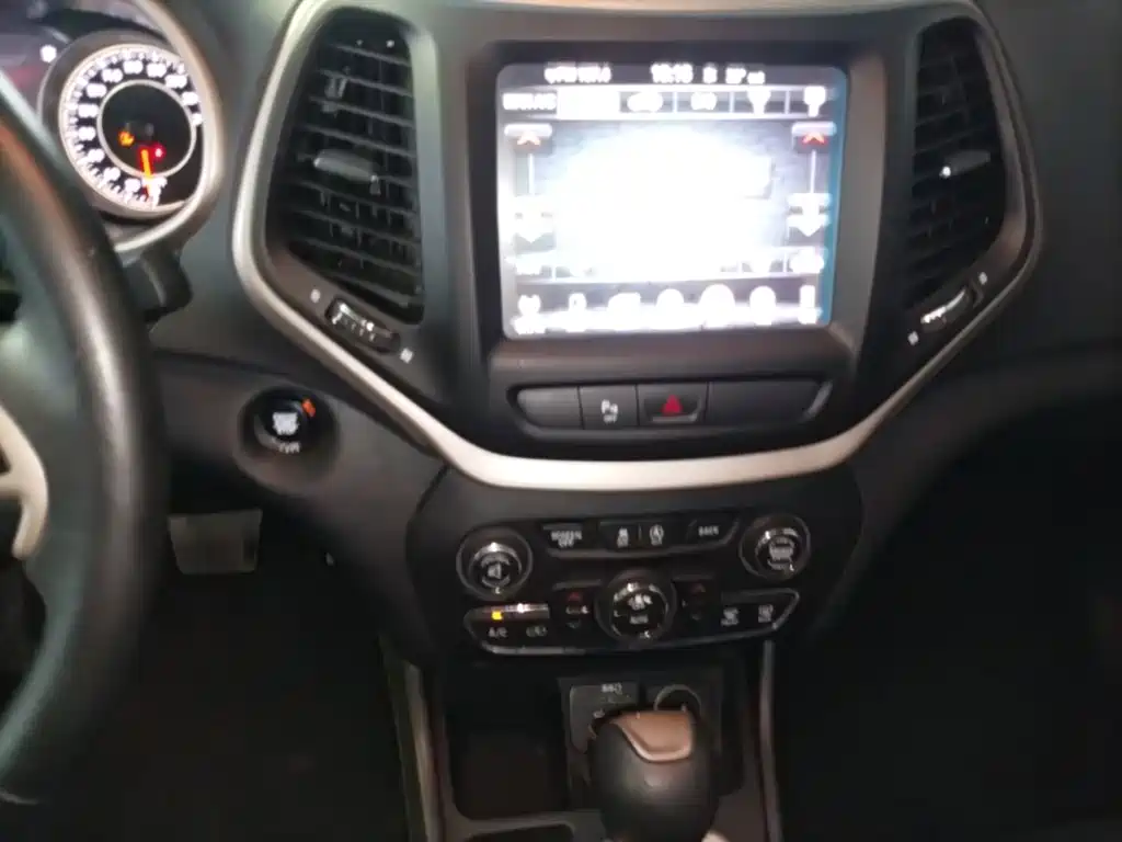 Jeep Cherokee 2018 2017 2.4L Leading Smart Edition