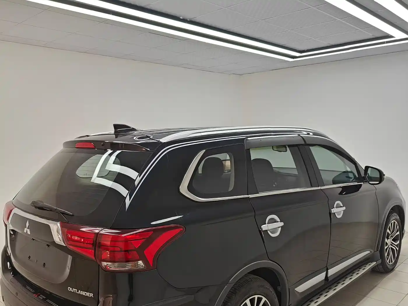 Mitsubishi Outlander 2018 2.0L 2WD Glory Edition 5-seater фото 6