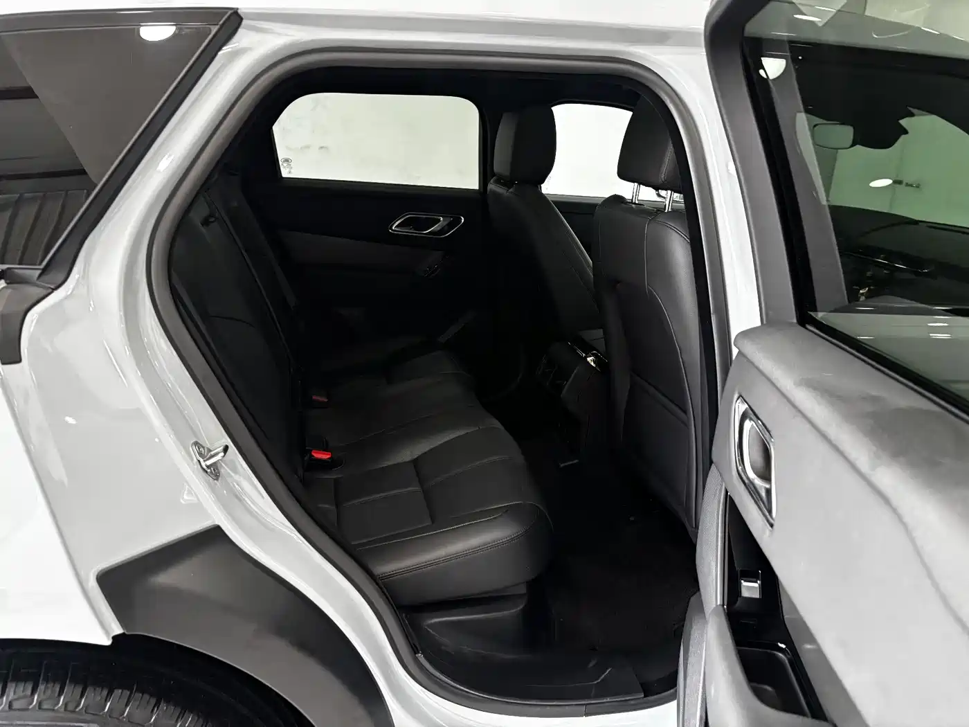 Land Rover Range Rover Velar 2024 Dynamic SE фото 23