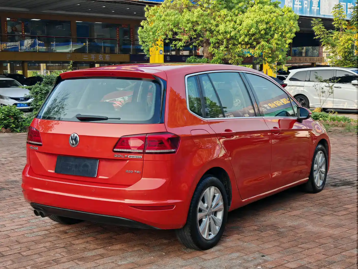 Volkswagen Golf Sportsvan 2016 230TSI Automatic Progressive фото 6