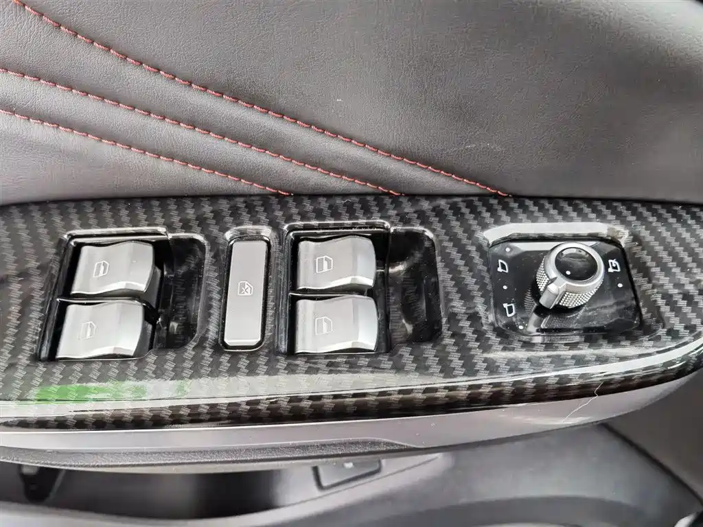 WEI PAI WEI BRAND VV5