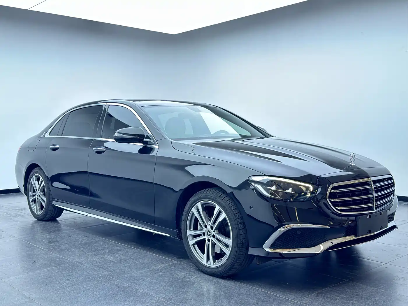 Mercedes-Benz E-Class 2021 E 260 L фото 3