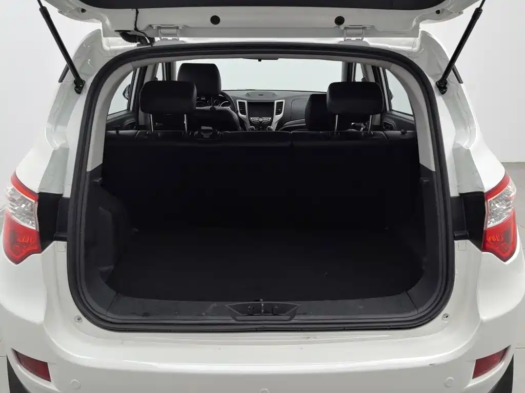 Changan CS35 2014 2014 1.6L Automatic Luxury Type China IV