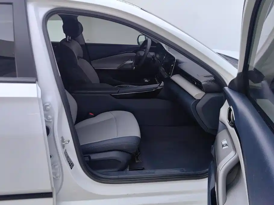 Baojun RC-5 2022 2020 1.5T CVT Intelligent Prestige Edition