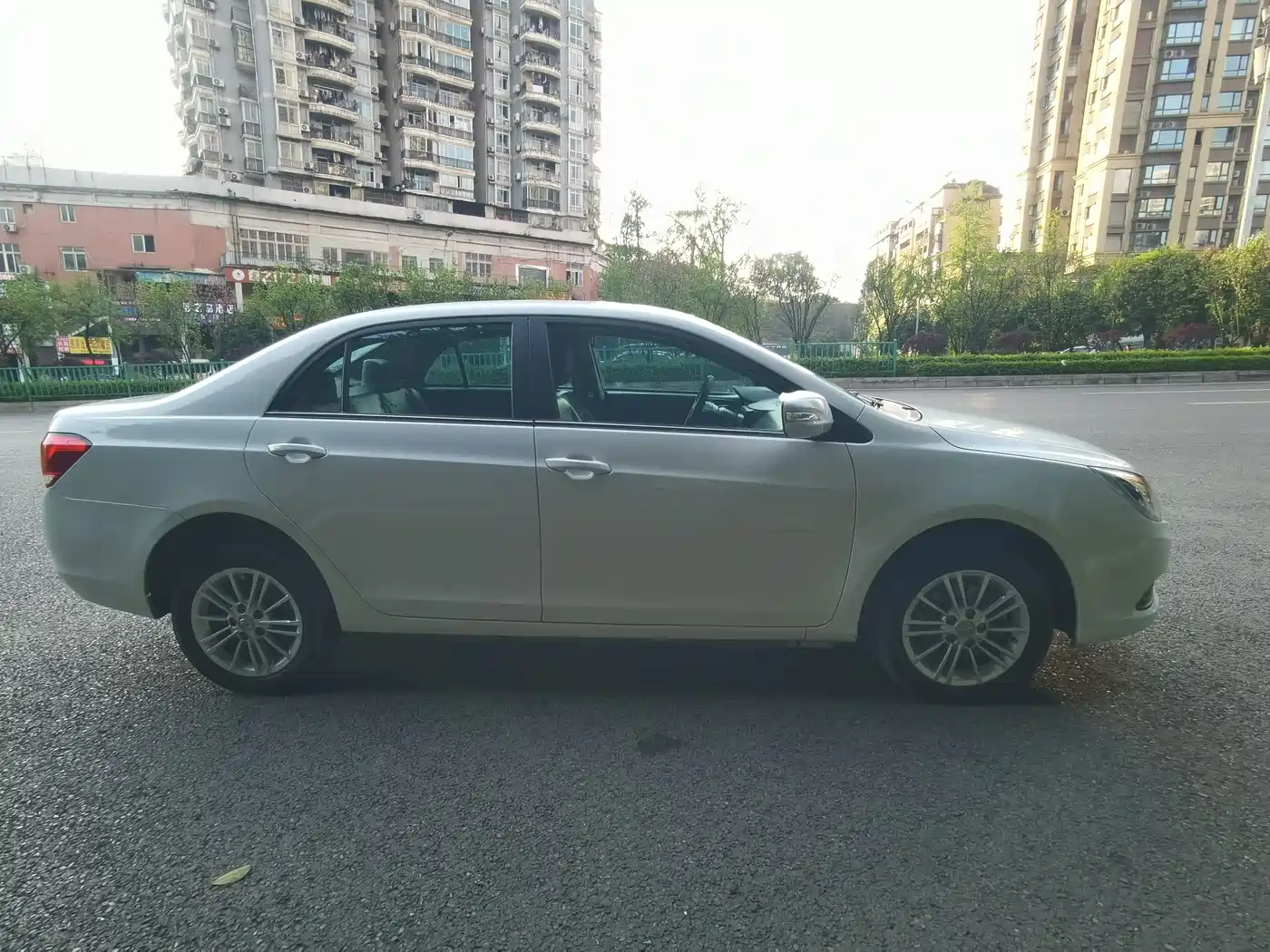 BYD E5