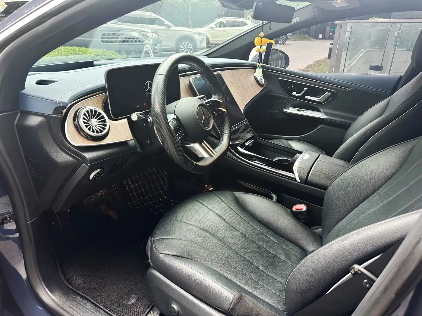 Mercedes-Benz EQE 2022 350 Luxury Edition фото 14