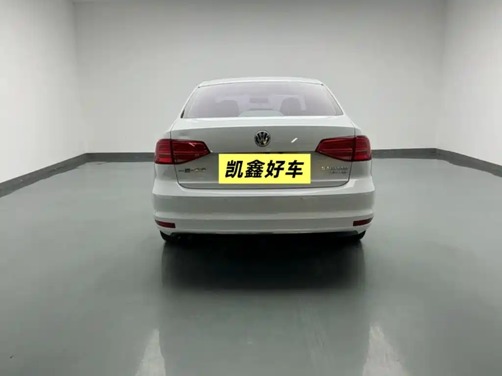 Volkswagen Sagitar 2015 230TSI Automatic Comfort фото 5