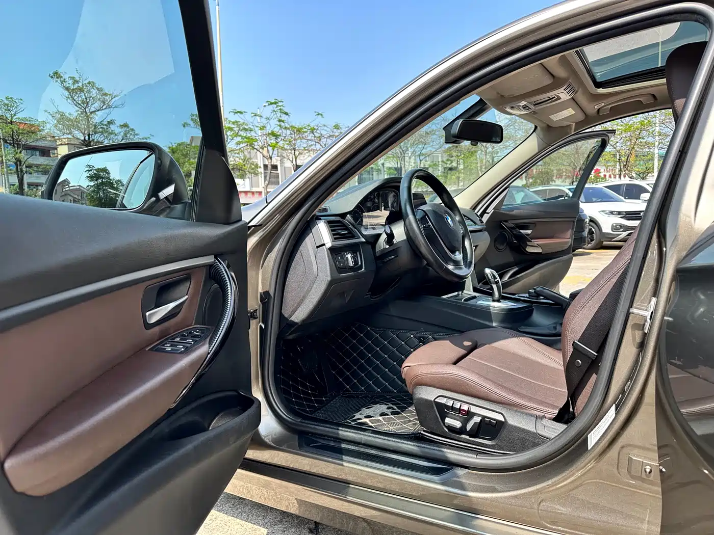 BMW 3 Series 2018 318Li фото 11