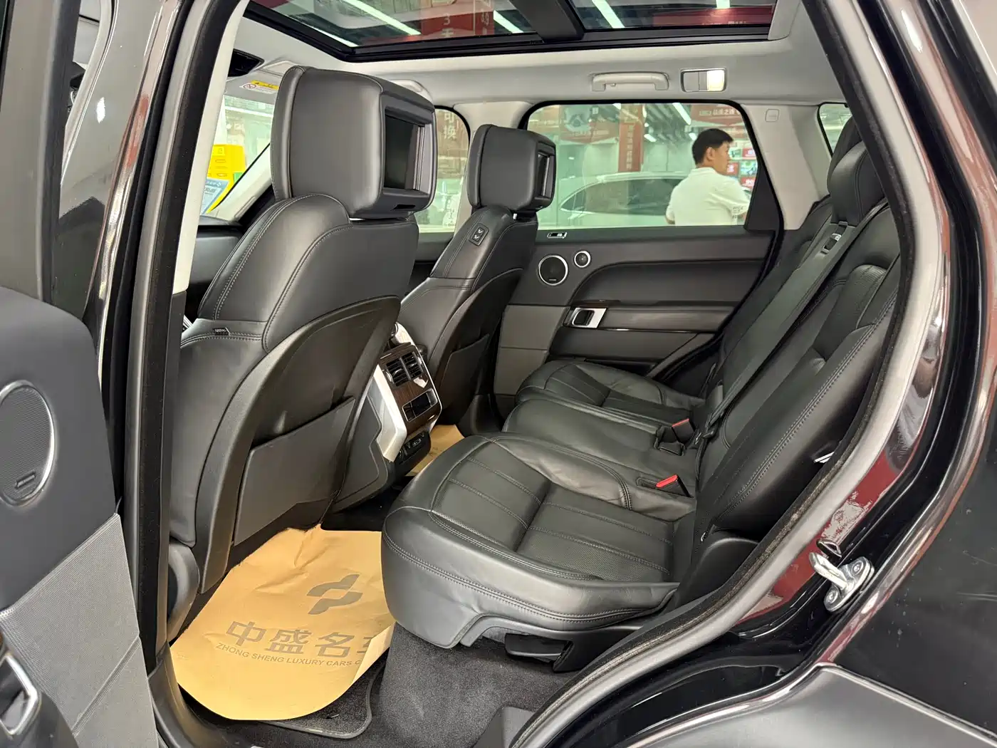 Land Rover Range Rover Sport PHEV 2019 P400e HSE фото 12