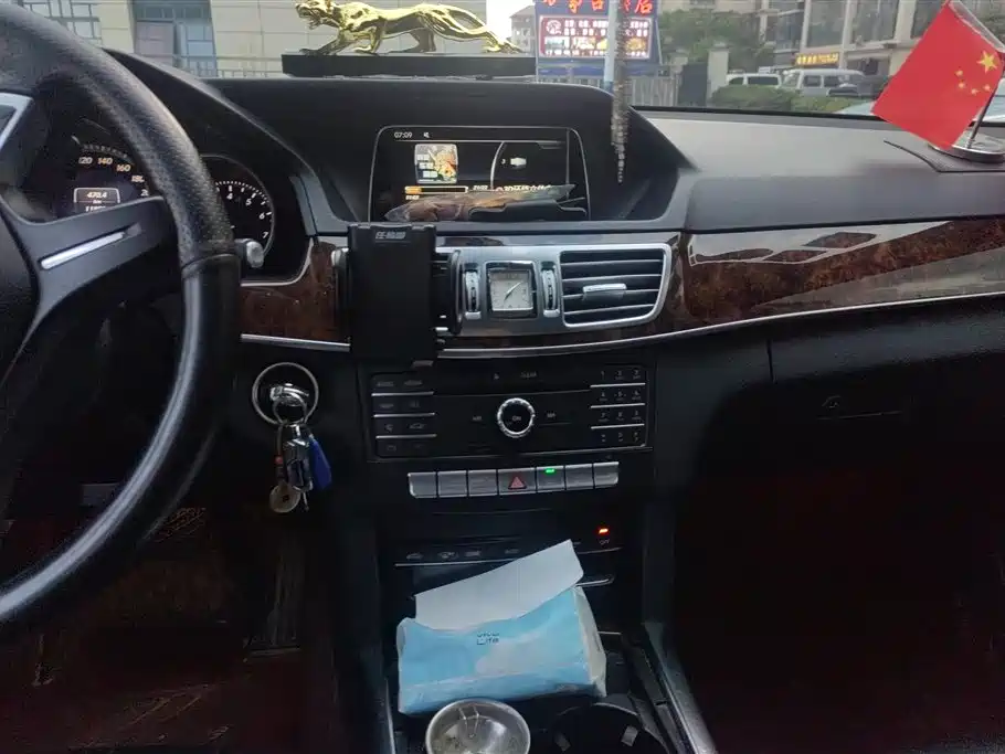 Mercedes-Benz E-Class 2015 Facelift E 200 L фото 13