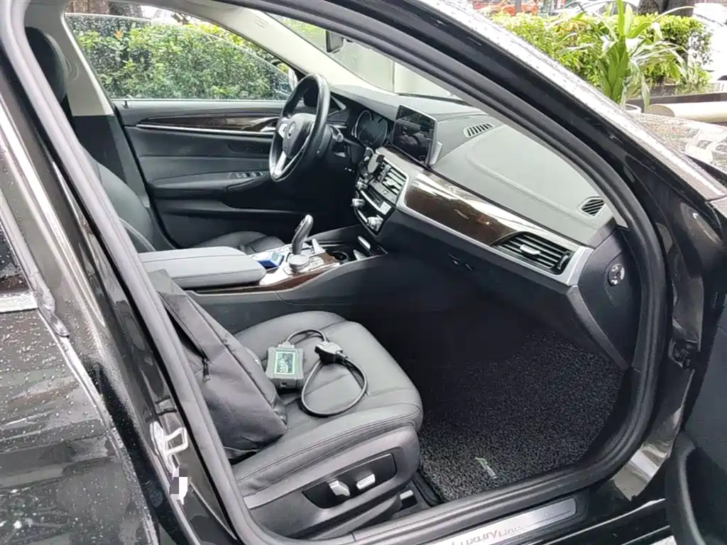 BMW 5 Series 2018 525Li M Sport Package фото 11