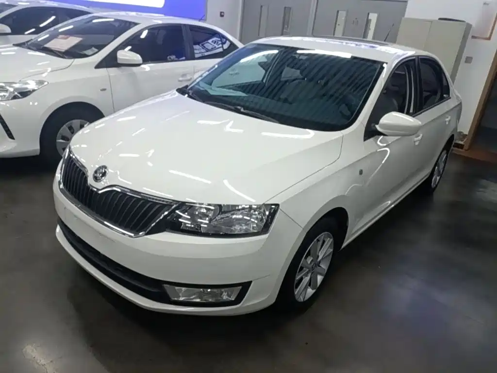 Škoda Rapid 2015 2015 1.6L Automatic Smart Selection