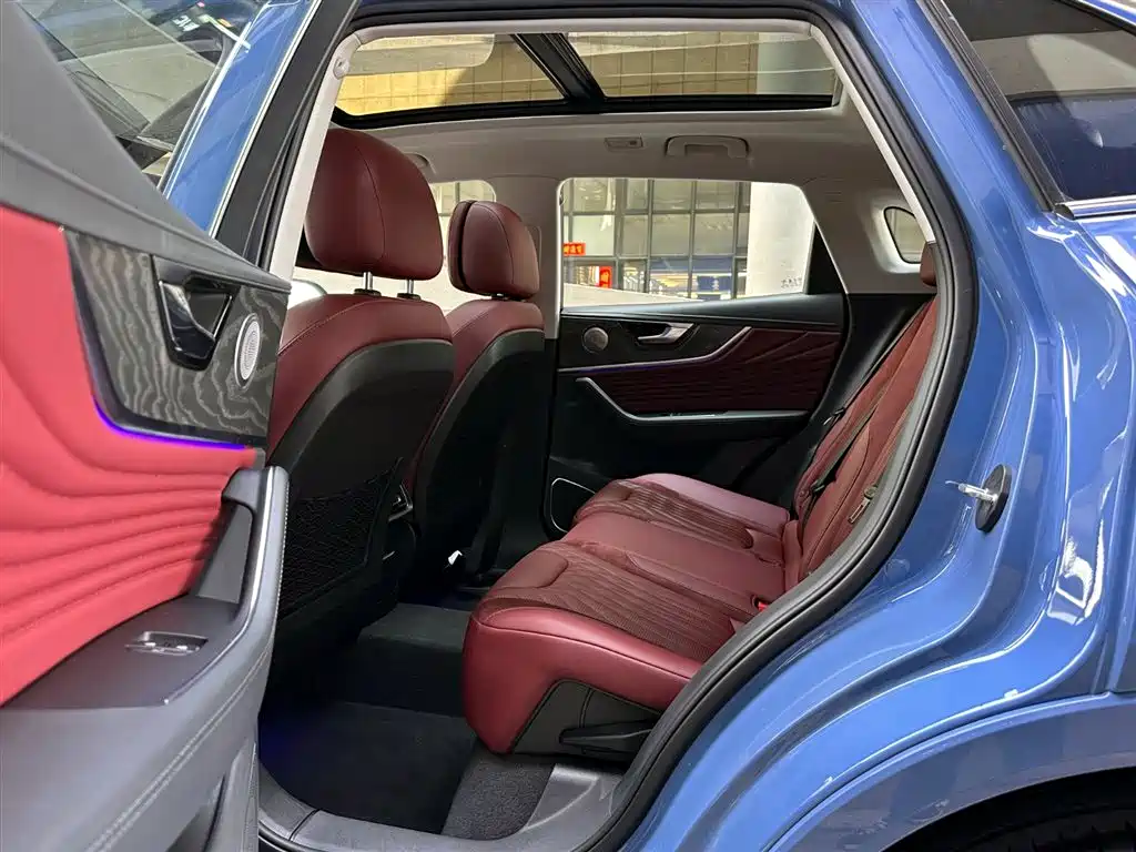 Hongqi HS5 2023 2.0T 4WD Flag Leader Pro фото 10